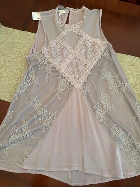 Lace Appliqué Sleeveless Mesh Top in Light lavender - NEW with tag